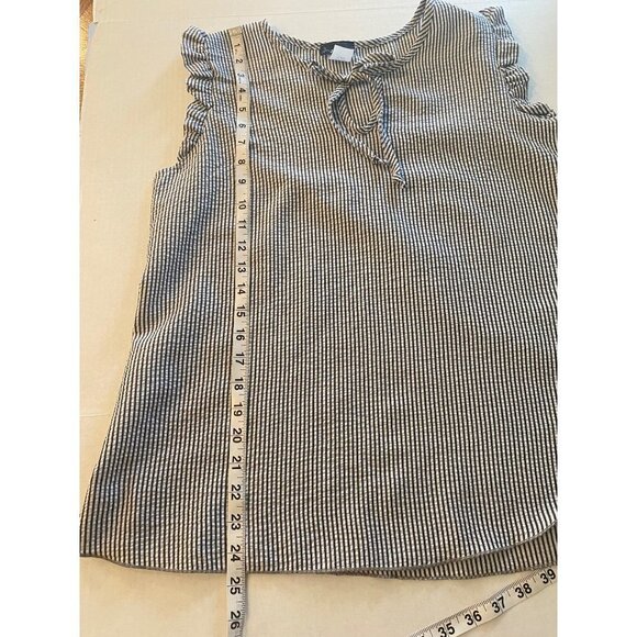 NY Invasion Ruffled Sleeveless top, size Large - Picture 7 of 7